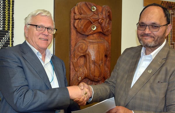 Agreement strengthens iwi education, business links