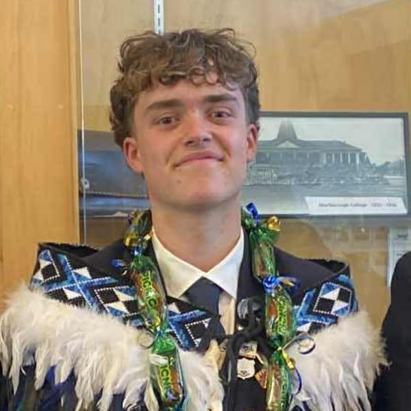 Mā te rangatahi te ao e ārahi